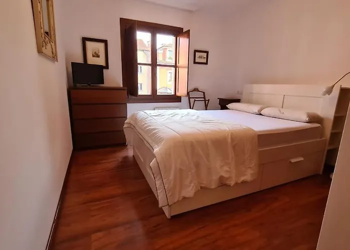Preciosa Casa Con Jardin En Nueva De Llanes
