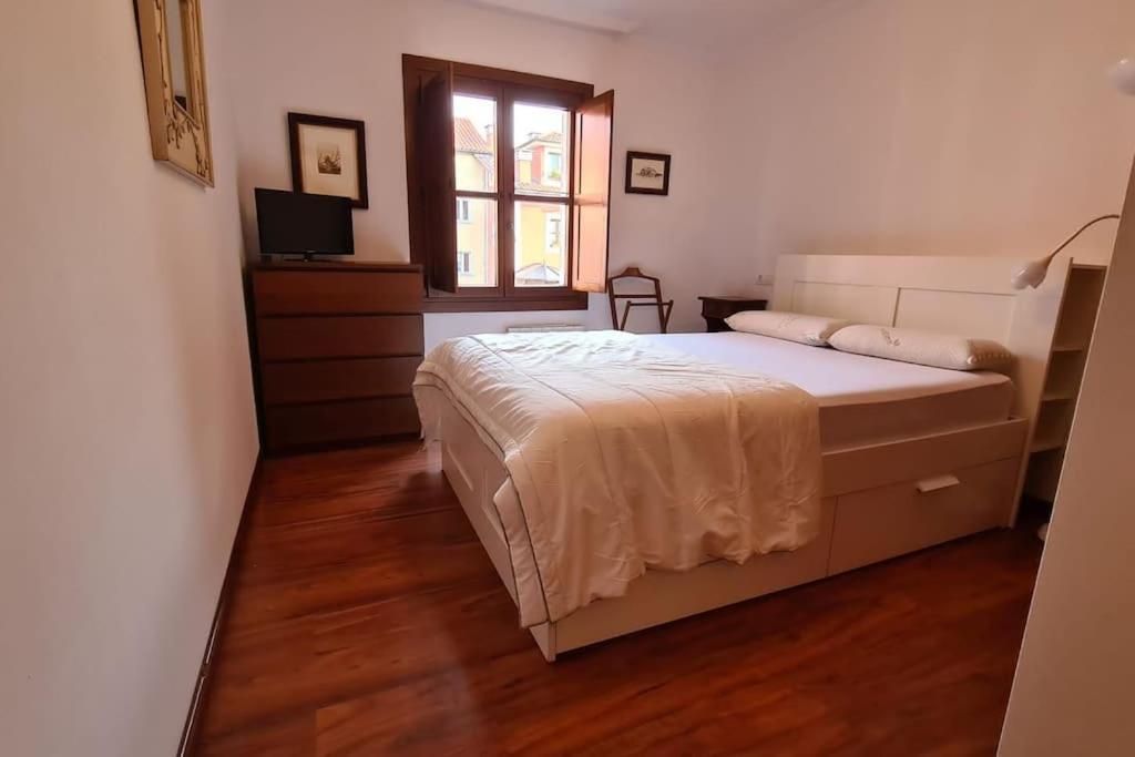 Preciosa Casa Con Jardin En Vakantiehuis Nueva De Llanes