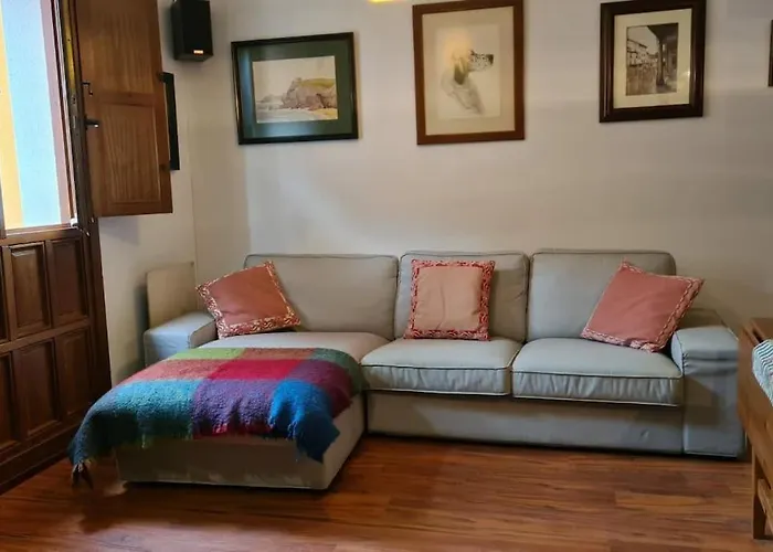 Preciosa Casa Con Jardin En Nueva De Llanes
