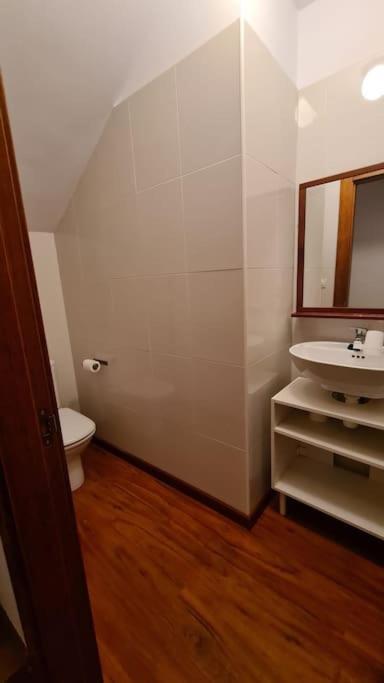 Preciosa Casa Con Jardin En *